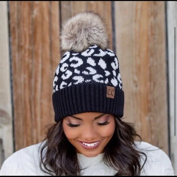 NWT Women’s C.C. Pom Beanie in Black & White Leopard - Picture 2 of 4